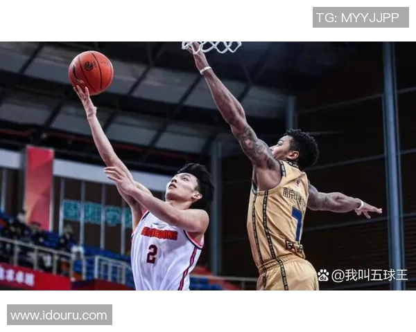 南京篮球队进攻战术解析与球员表现的深度剖析